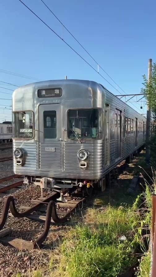 伊藤大地のインスタグラム：「長野の須坂駅で3500系を眺めて巨峰を探し回る散歩。」