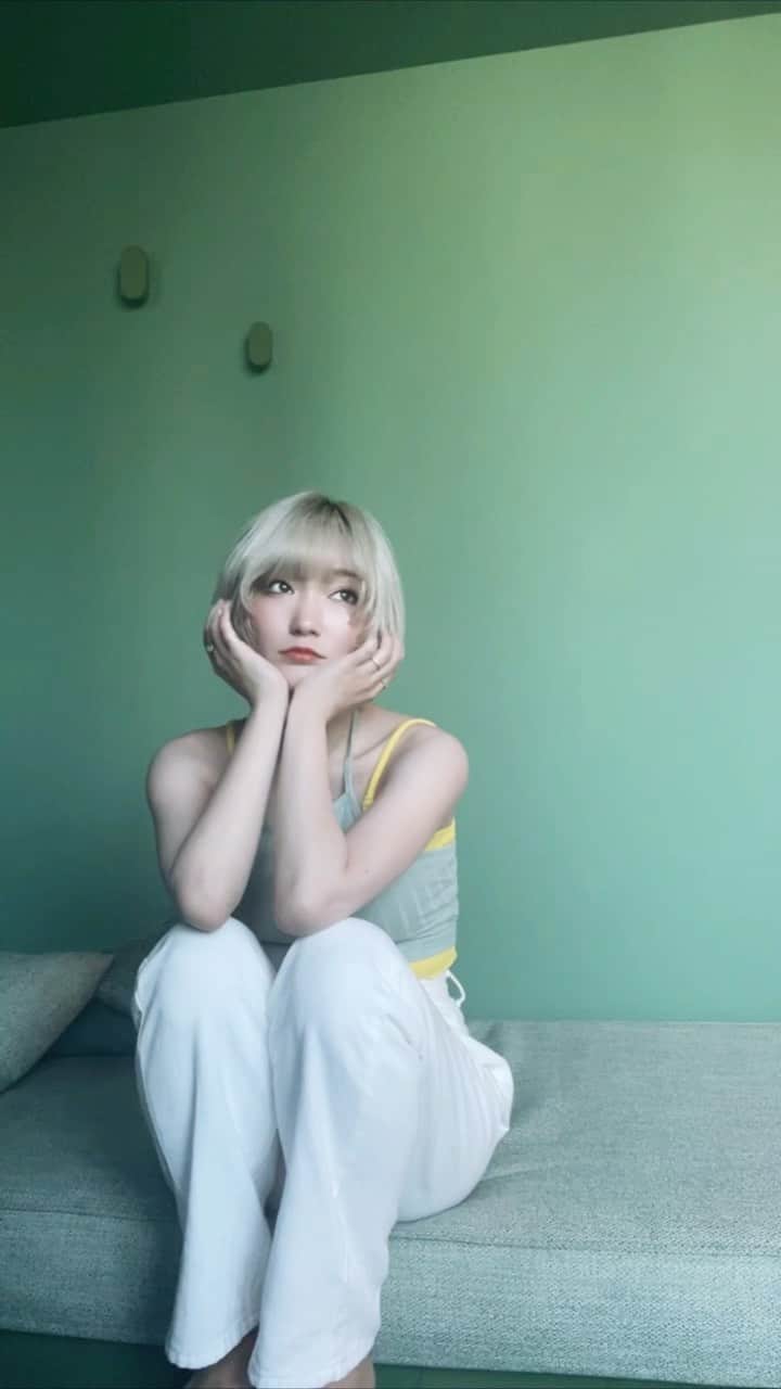 柊里杏のインスタグラム：「カラフルなホテルが可愛いすぎた」