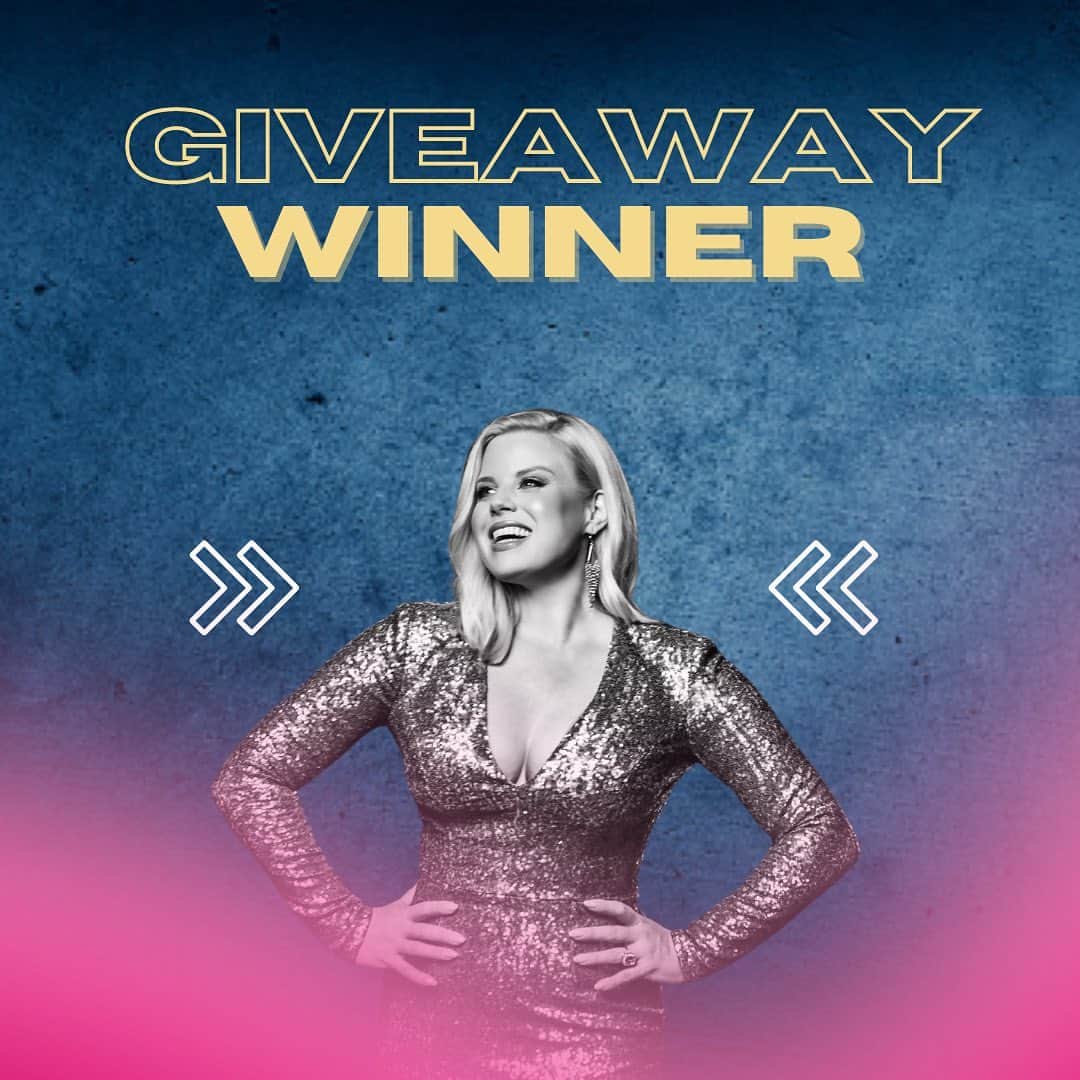 メーガン・ヒルティのインスタグラム：「@bby.nikki you’re going to San Diego! we will see you there 💕 congrats!  And thank you to everyone for entering.」