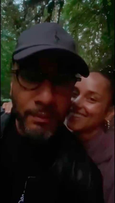 アリシア・キーズのインスタグラム：「It’s a little dark and blurry but he has me DYIN’!!! The hubby @therealswizzz doesn’t really love my expeditions. He calls it ….. ADVENTURES OF THE WHITE SIDE🤣🤣🤣🤣😂😂😂  No one’s coming’ to get u babe …. Except me 💜💜💜haaaa!! Vibes from the Black Forest in Germany」