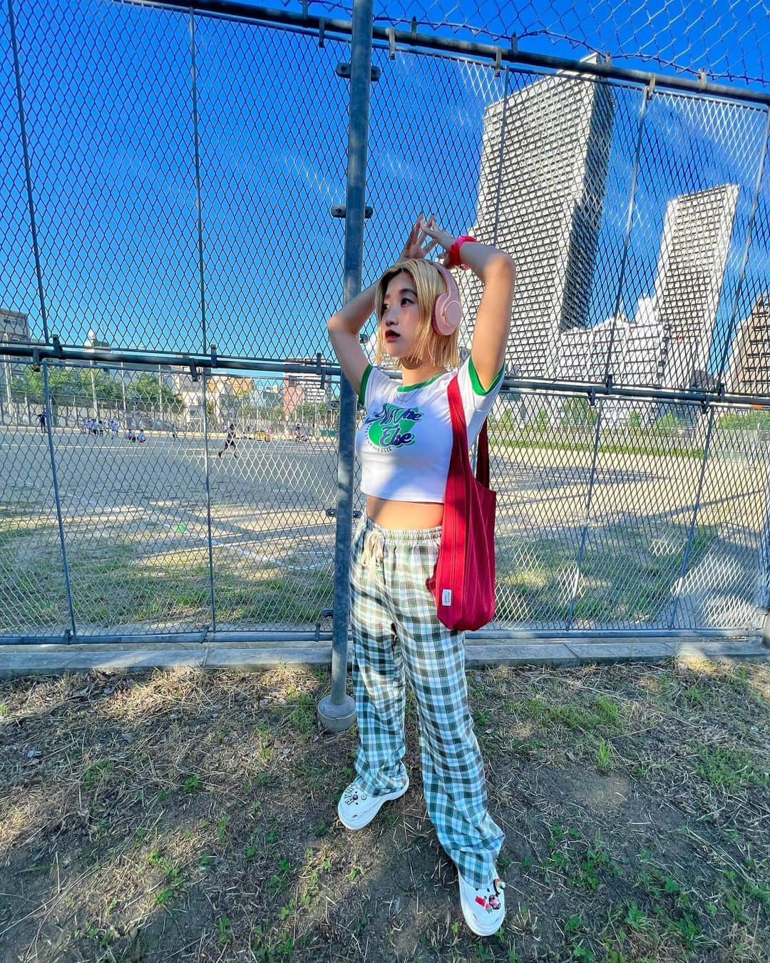 HANAさんのインスタグラム写真 - (HANAInstagram)「Hello 7がつ 🍏💚🧩  はやいね！ほんとっっっ！🫠 7月もがんばろうね〜💘  #chuumade #chuu #nooneelse #韓国ファッション #y2kファッション #PR」7月1日 21時37分 - banghana