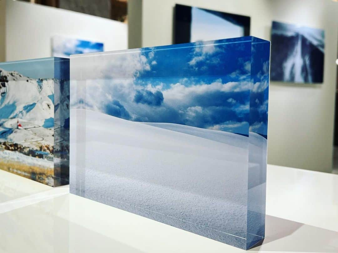 山田智和さんのインスタグラム写真 - (山田智和Instagram)「写真展「都市の記憶 -Landscape-」展を、 伊勢丹新宿店 メンズ館1階にて開催しております。  フォトTシャツなども作ったので是非に。  山田智和 写真展​「都市の記憶 -Landscape-」 会期：2022年6月22日(水) - 7月12日(火)午前10時〜午後8時 会場：伊勢丹新宿店 メンズ館1階 プロモーション 住所：東京都新宿区新宿3-14-1 アクセス：東京メトロ丸ノ内新宿三丁目駅徒歩1分、JR 新宿駅徒歩5分​  伊勢丹新宿店 メンズ館1階 プロモーション  @isetanmens_the_promotion」7月1日 23時05分 - tomoymd