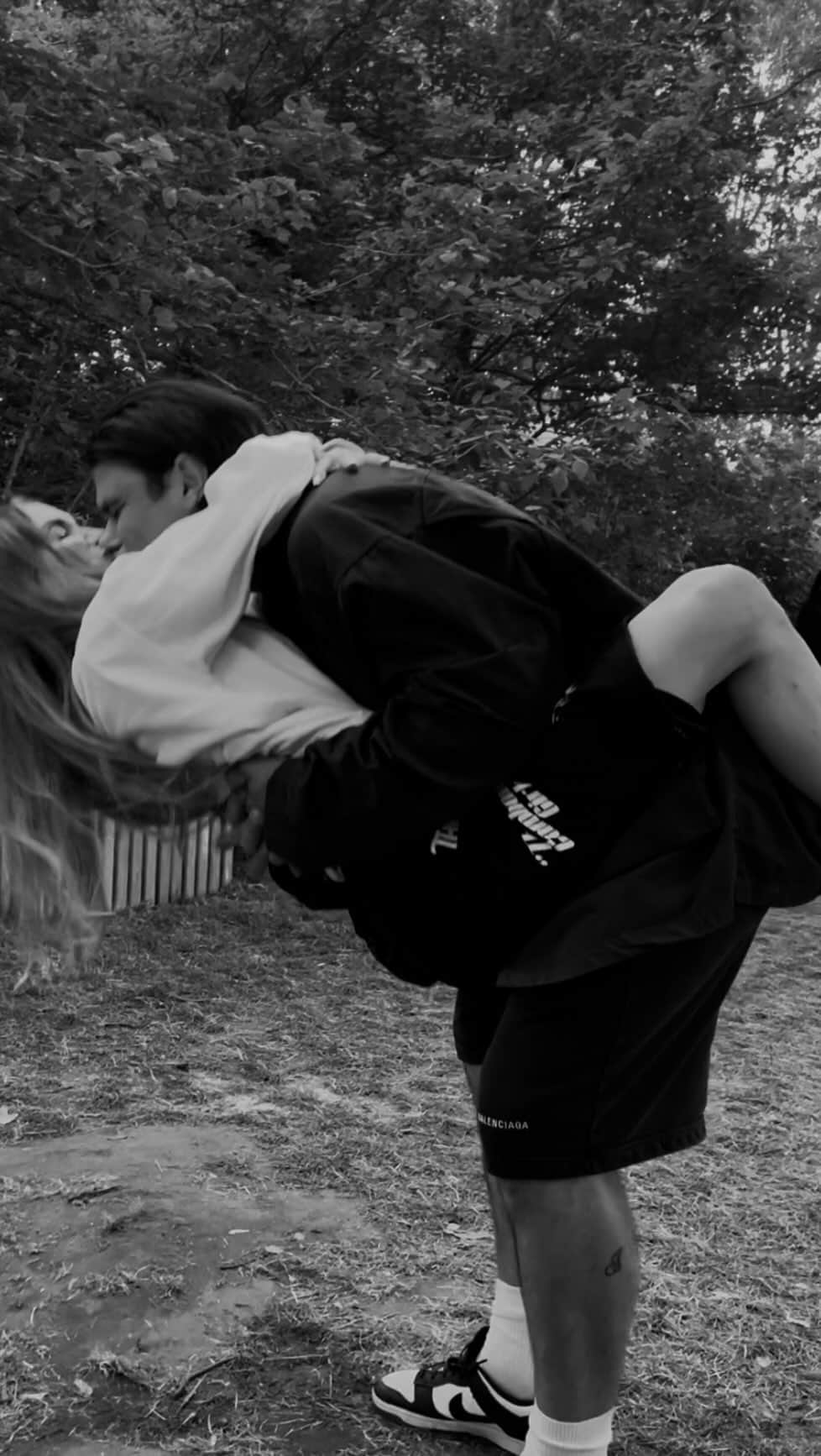 ペニーレ・タイスベックのインスタグラム：「7 years ago I met my soulmate right here❤️‍🔥 @lotko」