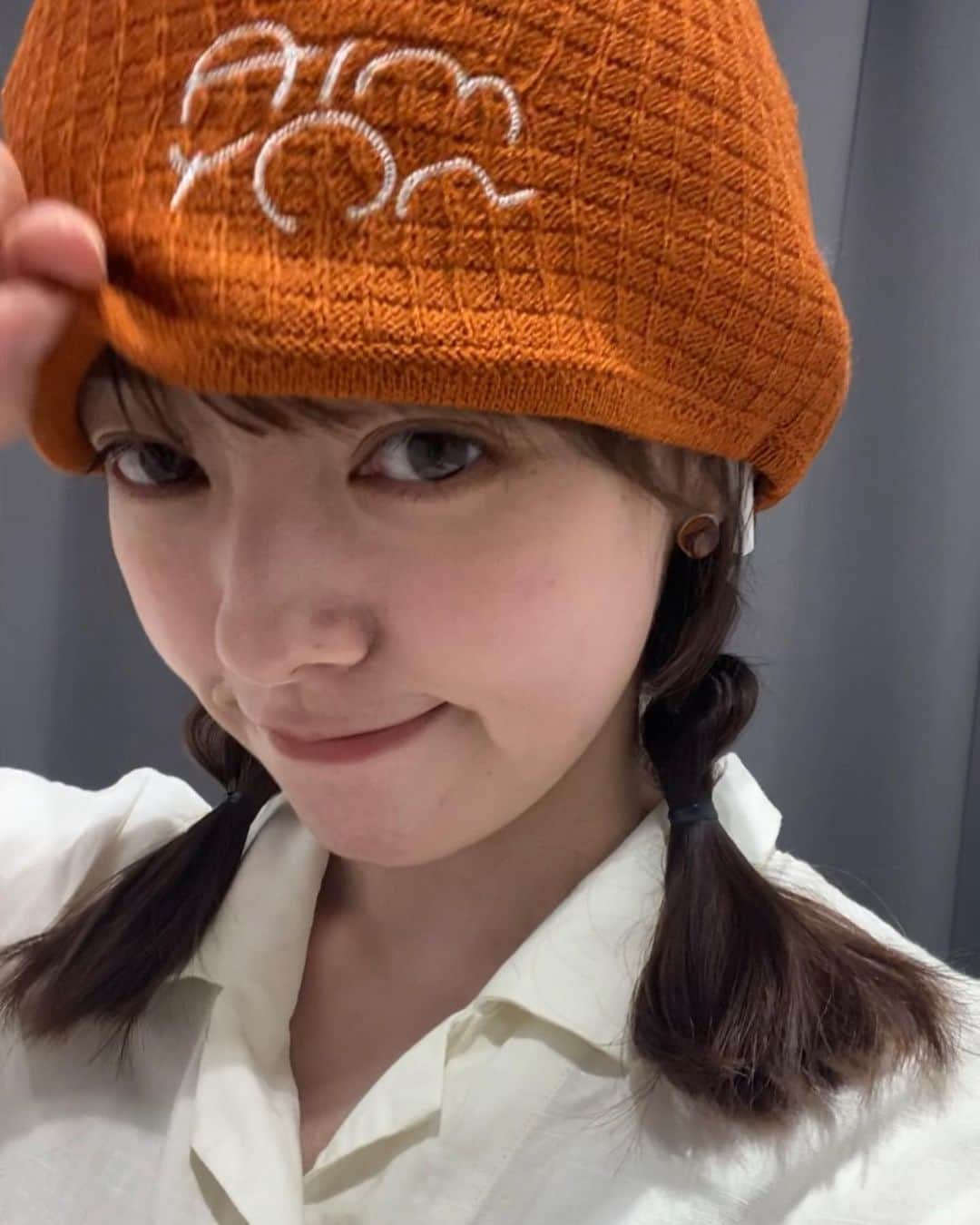 柳生みゆのインスタグラム：「さいっこうだった！！！！暑すぎるけど嬉しくてニット帽買った☺︎☺︎しばらくあいみょんに浸るぞーー #あいみょん #まある #まあるツアー #代々木第一体育館」