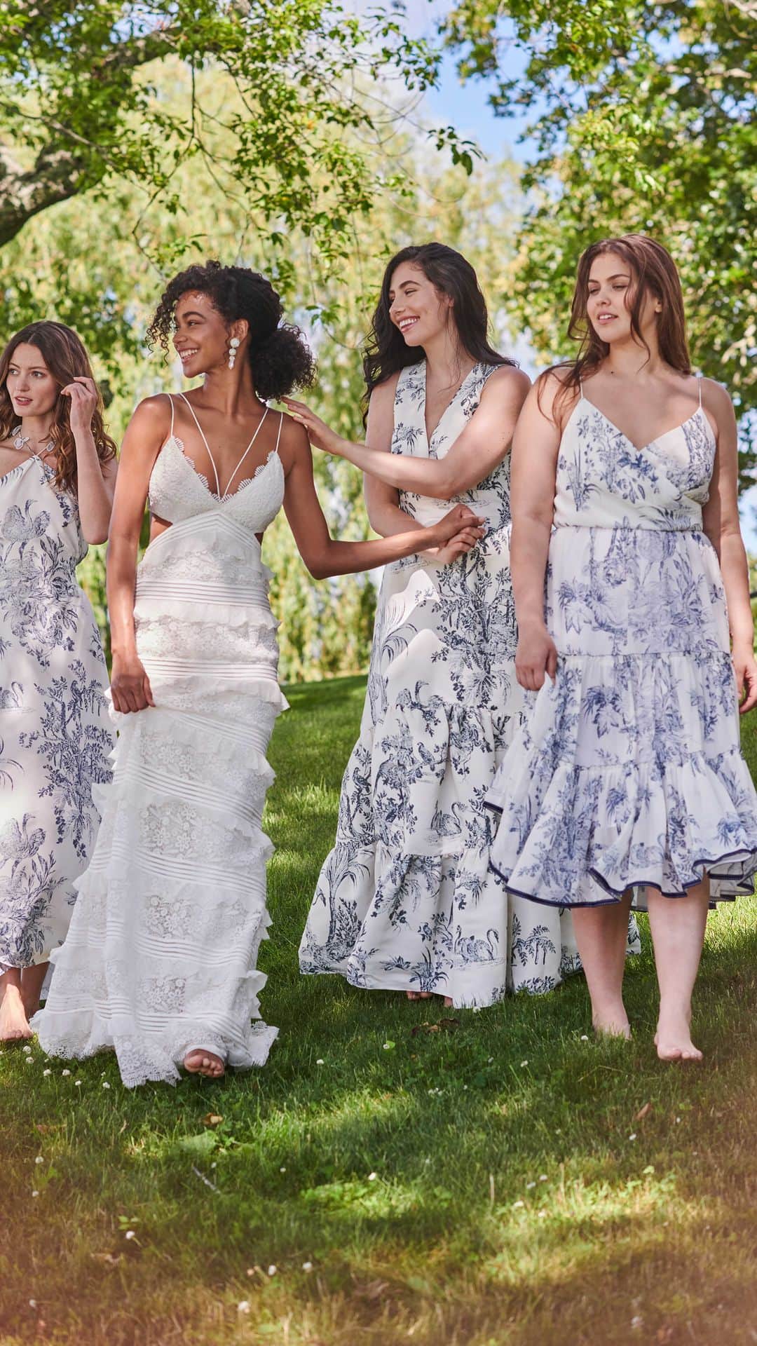 サッチン+バビのインスタグラム：「There is no such thing as too much toile for summer… or too many beautiful moments with fabulous friends.」