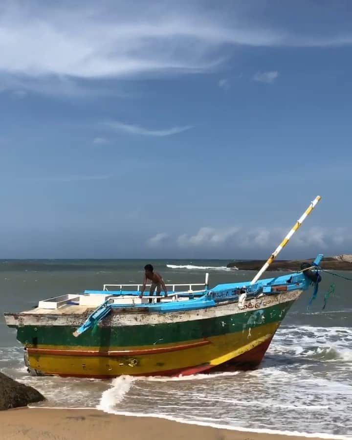 ジミー・チンのインスタグラム：「Sometimes you gotta rock the boat…  Sri Lanka, 2019.」