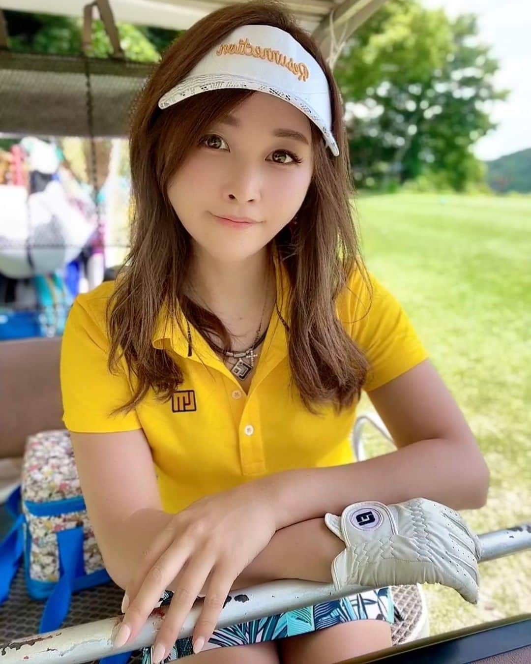 mikaのインスタグラム：「♥︎︎∗︎*ﾟ 暑すぎぃー☀️ ． ． 太陽さん。やる気出しだよ🥵 ． ． 夏もゴルフするスタイルだけど この暑さはとても耐えられそうにない💦 アーリーかナイター行きたい⛳️✨ ． ． ． ． #灼熱 #夏 #熱中症注意 #危険注意報 #ゴルフ #golf #ゴルフ女子 #golfgirl #골프여자 #女子ゴルフ #golflove #ゴルフ好き #ゴルフ最高 #ゴルフ上手くなりたい #高尔夫 #골프 #ゴルフウエア #ゴルフコーデ #インスタゴルフ女子 #ゴルフ男子 #ゴルフ好きな人と繋がりたい #ゴルフ女子と繋がりたい」
