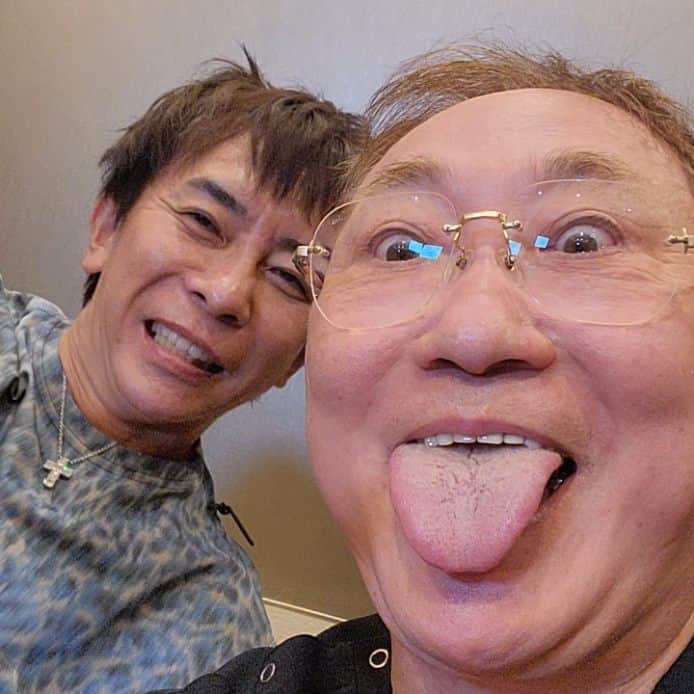 のインスタグラム：「avexの松浦会長が銀座高須クリニックに遊びに来たぜ。 😝べー。なう。」