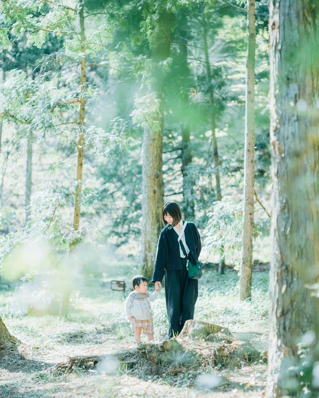 Kobe Japan Water artのインスタグラム：「"Where are we ?" 🌳道に迷った母と子🌳」