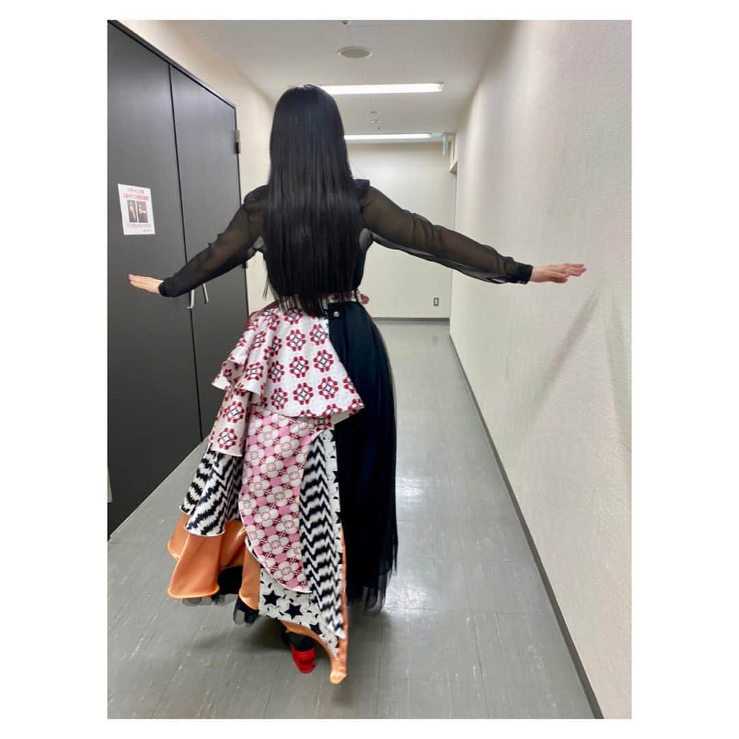 小宮有紗さんのインスタグラム写真 - (小宮有紗Instagram)「舞台「漆黒天-始の語り-」 8月10日(水)18:00の回のアフタートークにゲスト参加させていただくことになりました。  富士役の藤子ちゃんにもやっと会える、、！ 楽しみです☺️  写真は完成披露試写会の時のやつ！ #ムビステ #漆黒天」7月2日 10時46分 - arisakomiya_official