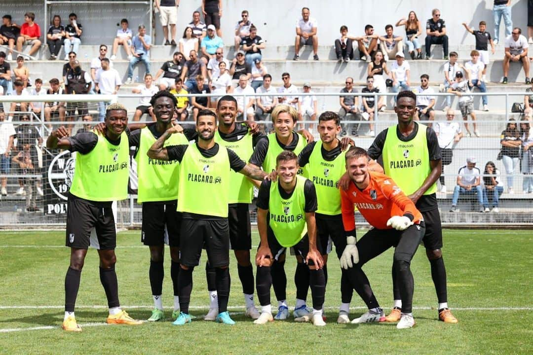 小川諒也さんのインスタグラム写真 - (小川諒也Instagram)「champion team👑 #vitoriasc」7月2日 23時49分 - ryoya_ogawa_6