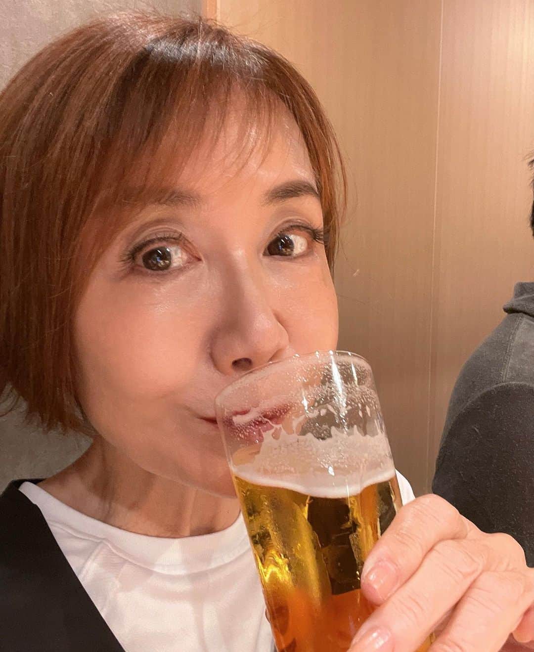 奈美悦子のインスタグラム：「久しぶりに千歳船橋「鮨一喜」 美味しかった〜。 まずはビールから〜日本酒。 #千歳船橋 #千歳船橋グルメ #寿司 #鮨  #鮨一喜 #お寿司大好き #夏はビール #ビール好き #美味しい ＃美味しかった#ごちそうさまでした」