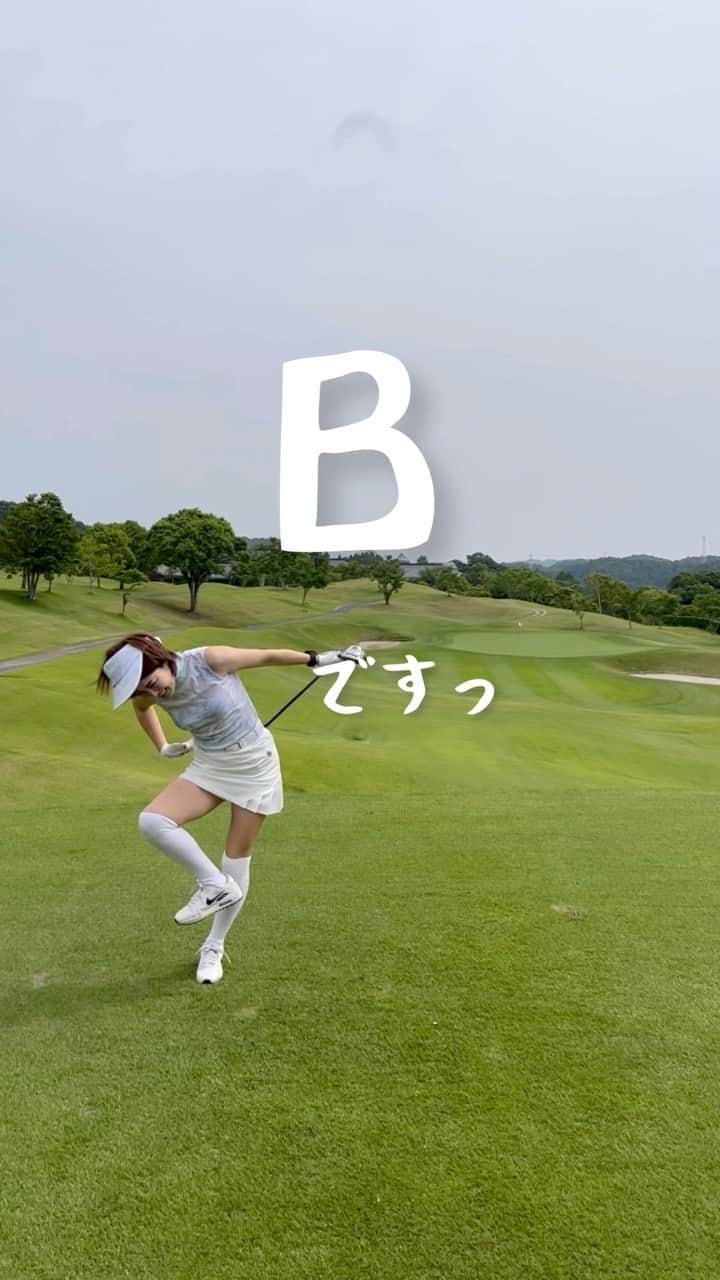 mimiのインスタグラム：「🅱️(バンカー) 元々、セカンドで"球どこー？" って聞かれて遠くてもお伝え出来るように体で表現してたんだけど 近いのに必要なくない❓☺️ しかも左右逆だし🤔  138yd、ボギーでした⛳️ この日103も叩いた💀 余計な動きが疲れさせてるんでしょう🫣  同伴者リクエストあったらやります🥰  Ｂ真似っ子大歓迎☺️メンションしてくれたら遊びに行かせていただきます☆笑  ウエア descentegolf  クラブ @romaro_japan  シューズ @nikegolf   #エンジョイゴルフ   #ゴルフ女子#ゴルフ男子#ゴルフ初心者#ゴルフバカ #ゴルフ動画  #ゴルフスイング #スイング動画  #ゴルフ好きな人と繋がりたい #ゴルフ好きと繋がりたい#ゴルフコーデ#インスタゴルフ部#インスタゴルフ女子 #ゴルフ大好き#ゴルフ練習#ゴルフ上手くなりたい#golf#golflife#golfer#golfgirl#ゴルファー#ゴルフ動画#絶対領域#ショートカット#ショートカット女子 #ゴルフ芸人　#ミスショットグランプリ」