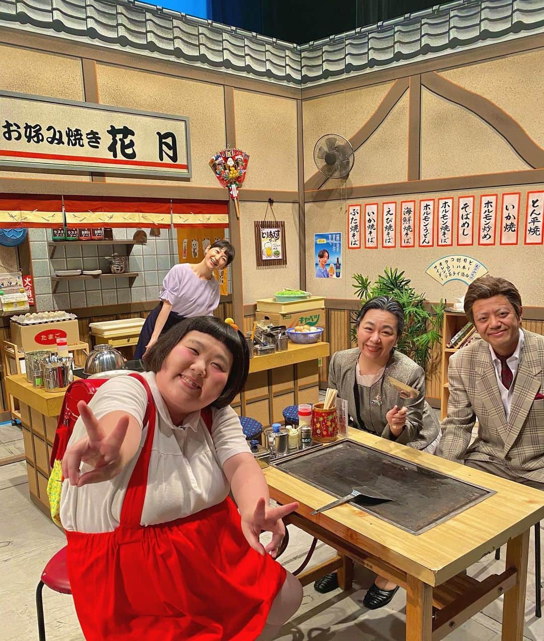 のインスタグラム：「. 今日の、お爺ちゃんとお婆ちゃんとお母さんと私。  #高橋靖子 姉さん #佐藤太一郎 兄さん #吉岡友見 ちゃん」
