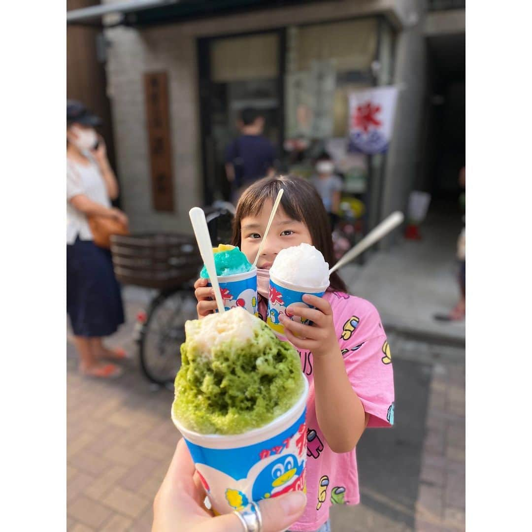 樋口智子さんのインスタグラム写真 - (樋口智子Instagram)「なとぅ。  暑いとやっぱりかき氷だよね🍧  毎日食べたいかき氷🥺  みぞれ味食べた事ないって人、意外といてびっくり！  みんなは、なに味が好きー？😄」7月2日 18時21分 - tomokohiguchi0501