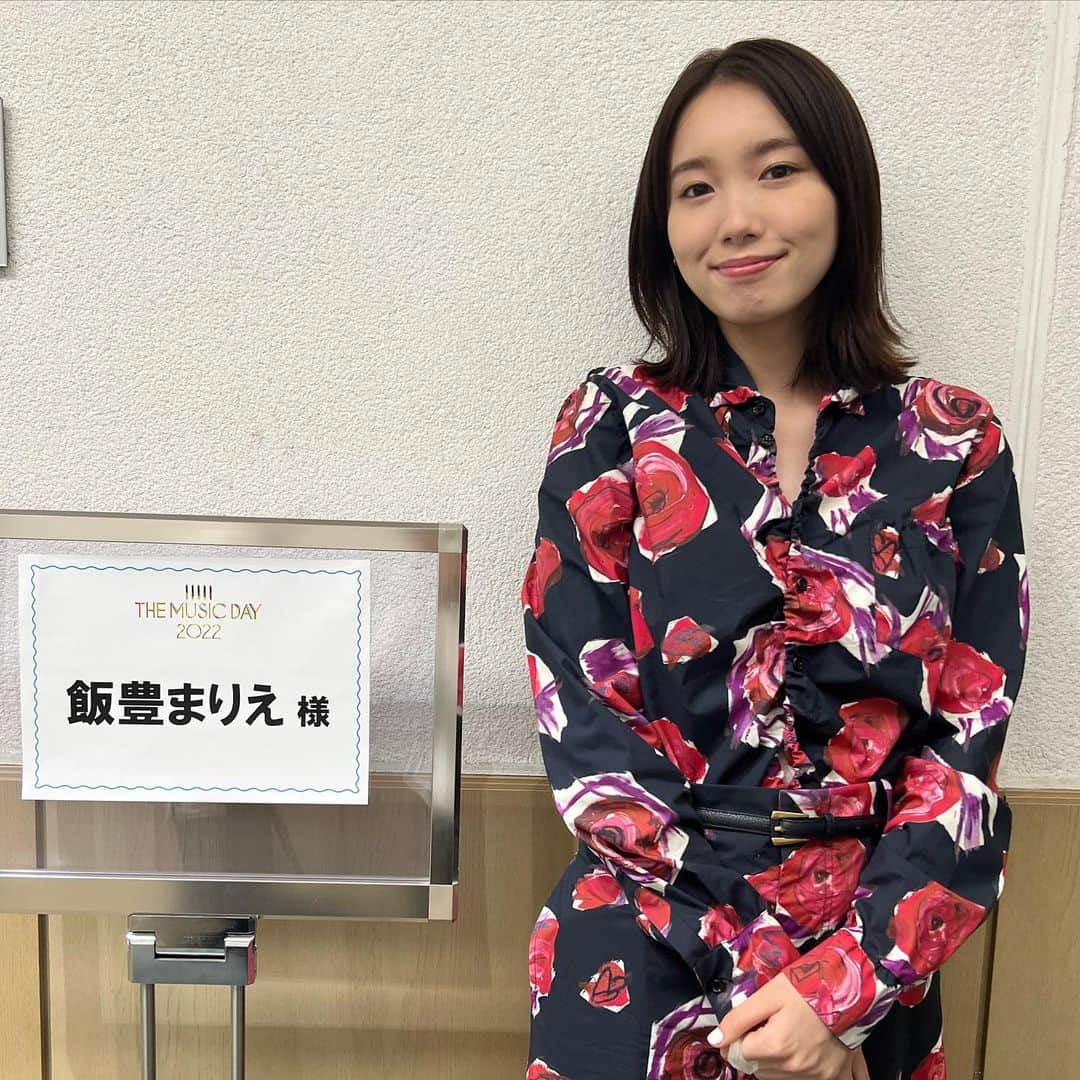 オクトー 〜感情捜査官 心野朱梨〜のインスタグラム：「#オクトー 出演情報🎨  ☞ #幕張メッセ から 現在生放送中📡✨  『𝙏𝙃𝙀 #𝙈𝙐𝙎𝙄𝘾𝘿𝘼𝙔』に #飯豊まりえ さんご出演🏖  お見逃しなく👀」