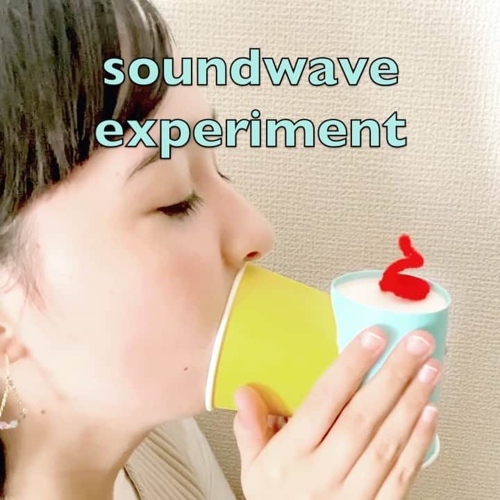 ジャスミンのインスタグラム：「音波の実験♪  ただ叫んでるようにみえるけど、ちゃんとした実験です！  英語で録音しているので、英語のリスニングの練習に活用してね！  #音波 #soundwave #実験 #experiment #理科 #science #steam教育 #英語 #english #リスニング」