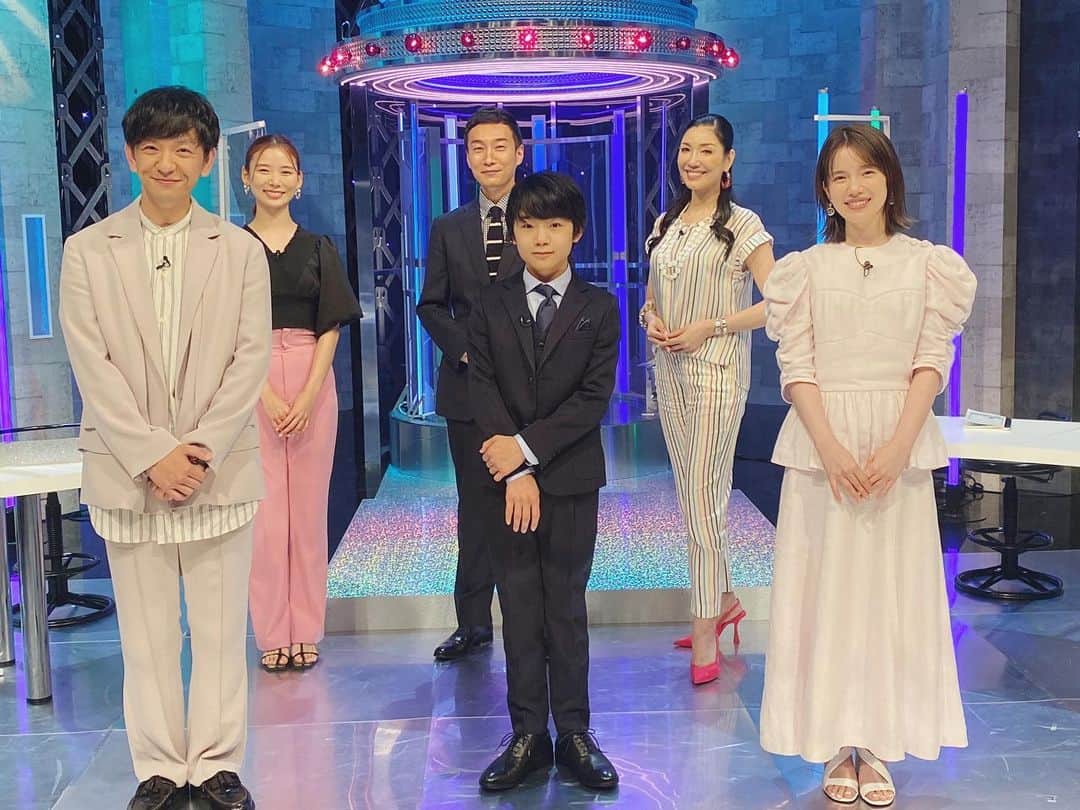 のインスタグラム：「こんや11時から 『心がハタチになる頃には』✨🫠✨ ⁡ テレビ朝日に突如として現れたワープホール👽 ⁡ そこからやってきたのは 心くんが大人になる頃の未来からやってきた 未来人たち👽 ⁡ 色んなテクノロジーの進歩で 今の常識がこんなにも変わってしまう❓という驚きandタメになる情報もありつつ、 未来から来た ロバート秋山さん/ヒコロヒーさん/しずるさん たちが教えてくれる未来ネタにも笑えるという ちょっと不思議な番組です‼️ ⁡ スタジオには寺田心くん、パンサーの向井さん、 アンミカさん、朝日奈央さん✨ ⁡ 心くんの未来の姿をみんなで見届けましょう✨✌️」