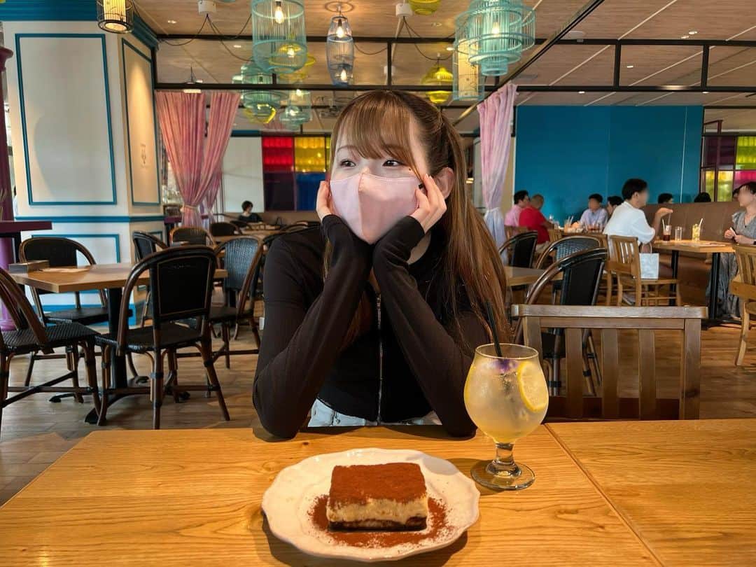 志村美希のインスタグラム：「暑い日のレモネードとてもわくわく🥵💞 シロノニワレモネードとやらはつぶつぶだった」