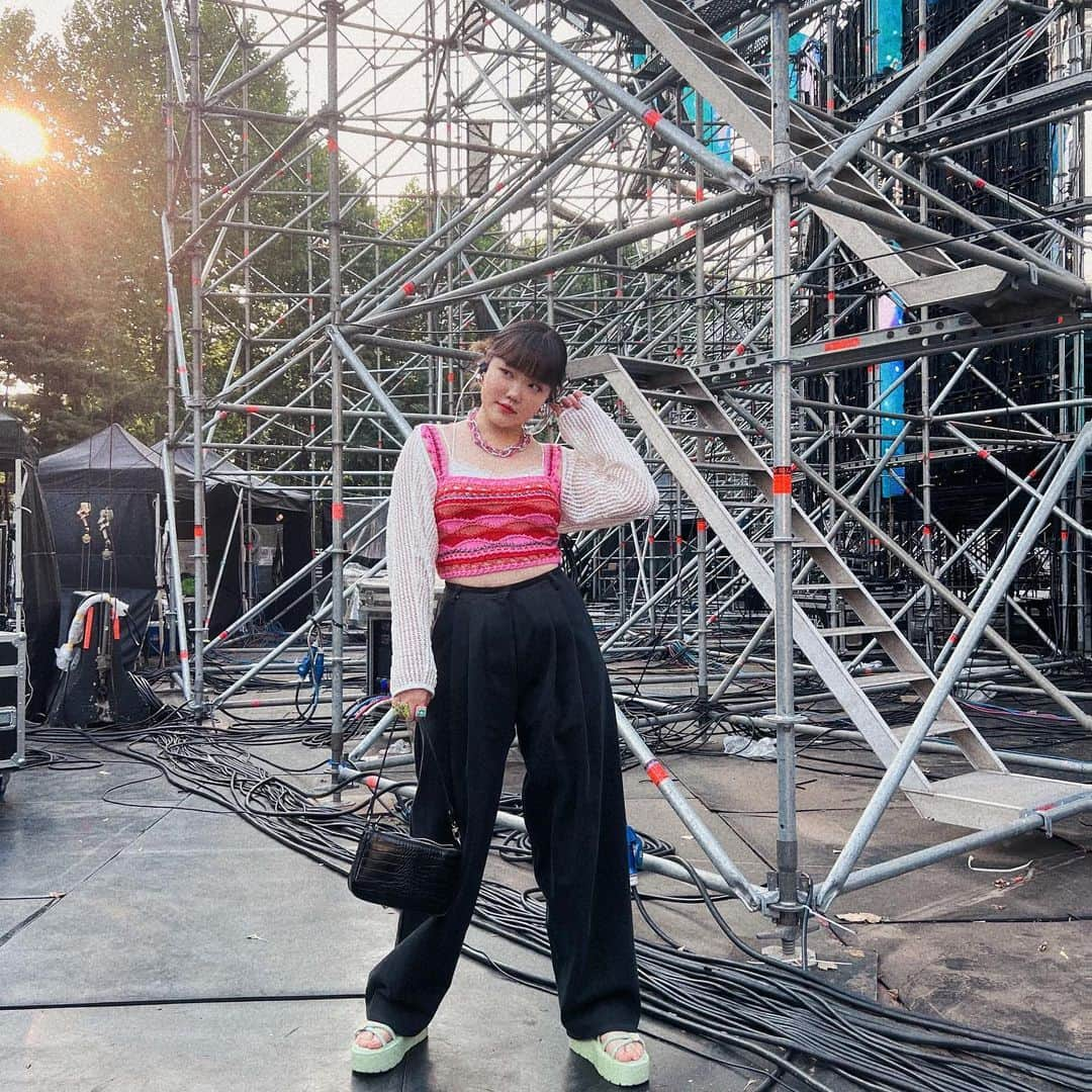 スヒョンさんのインスタグラム写真 - (スヒョンInstagram)「🤍🖤덥다💚💖」7月2日 20時11分 - akmu_suhyun