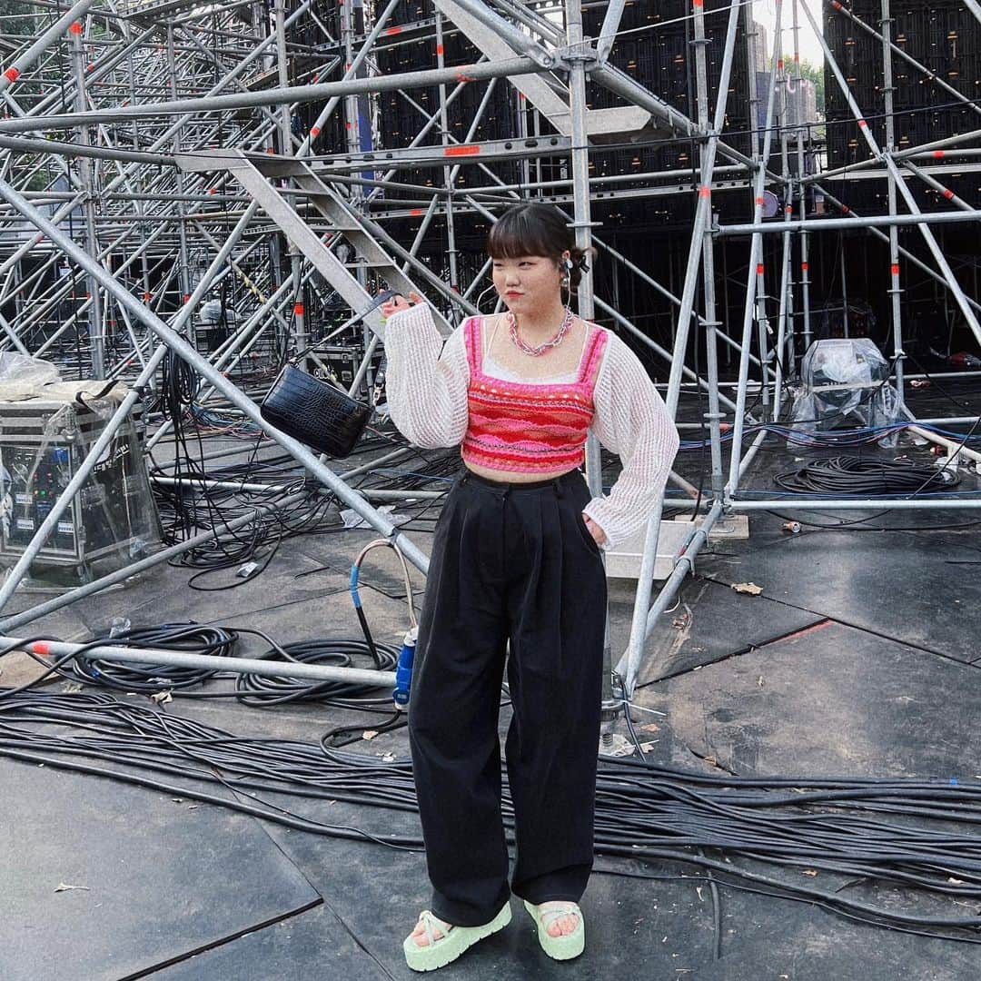 スヒョンさんのインスタグラム写真 - (スヒョンInstagram)「🤍🖤덥다💚💖」7月2日 20時11分 - akmu_suhyun