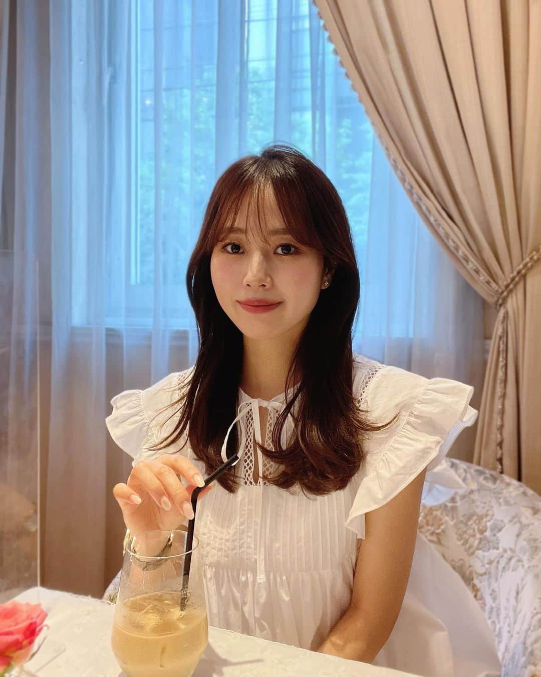 ハンナミのインスタグラム：「🌿🫧✨  今日も暑すぎたね、、  @eneu.official 新作テーラードジレのご予約は本日23:59で 締め切りとなります⌛️ ぜひ お買い逃しのないように❤️」