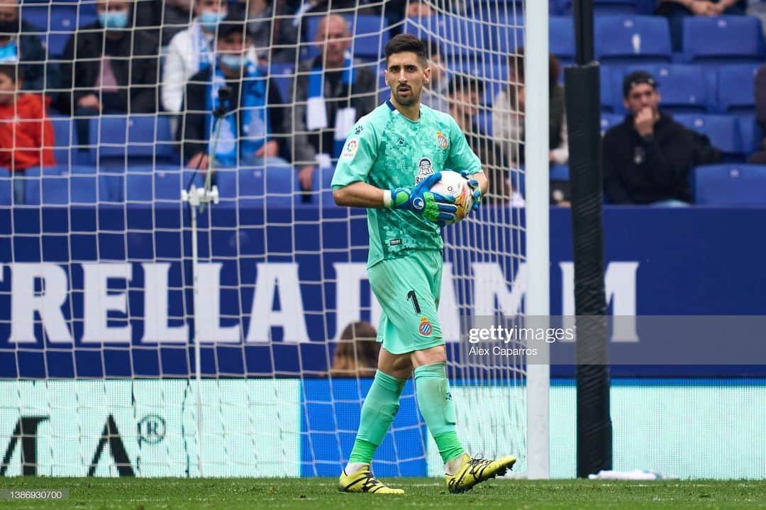 オイエル・オラサバル・パレデスのインスタグラム：「Acaba mi etapa en el Espanyol. Ha sido un placer conocer a todos los que formáis parte de este club y trabajáis día a día para que pueda seguir creciendo. Me hubiera gustado poder aportar más pero me voy orgulloso de que estuve siempre preparado para ayudar al equipo. Mucha suerte en el futuro pericos.」