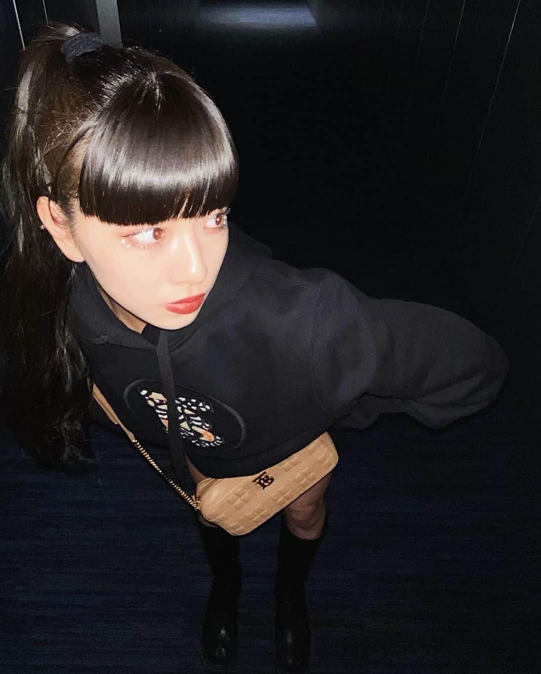のインスタグラム：「@burberry #TBMONOGRAM 🤎🖤」