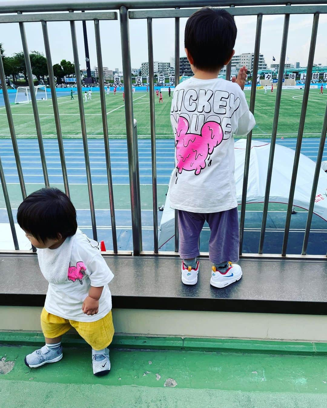 稲本潤一さんのインスタグラム写真 - (稲本潤一Instagram)「子供達が初南葛SC観戦⚽️ 残念ながらお父さんは出なかったけどw 素晴らしい試合を見れて喜んでました😊 #南葛SC #葛飾からjリーグへ  #NIKE」7月2日 22時01分 - junichi_inamoto17