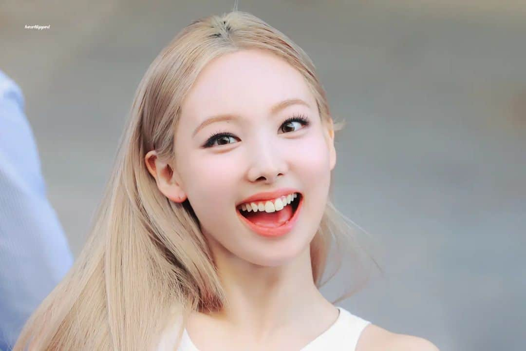 ナヨンのインスタグラム：「♪ © Heartlipped ↬#Nayeon #TWICE #나연 #트와이스 ♡」