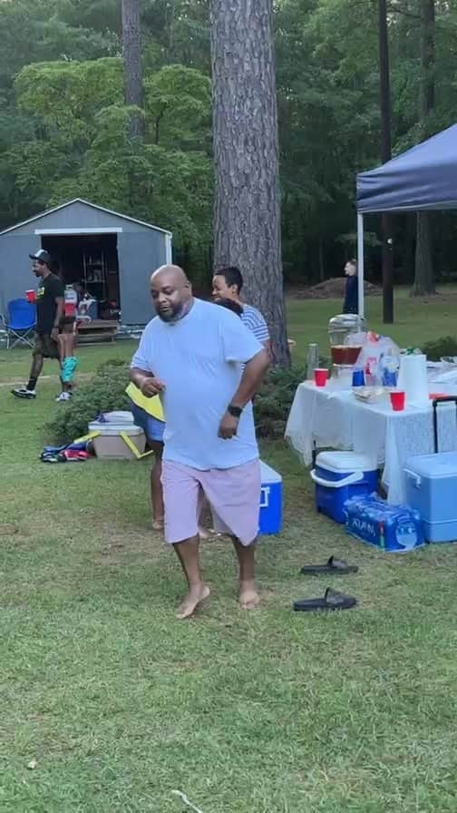 ジャスミン・サンダースのインスタグラム：「Welcome to my family bbq!」