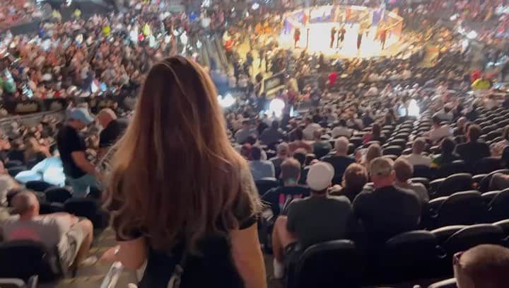 のインスタグラム：「UFC 276」