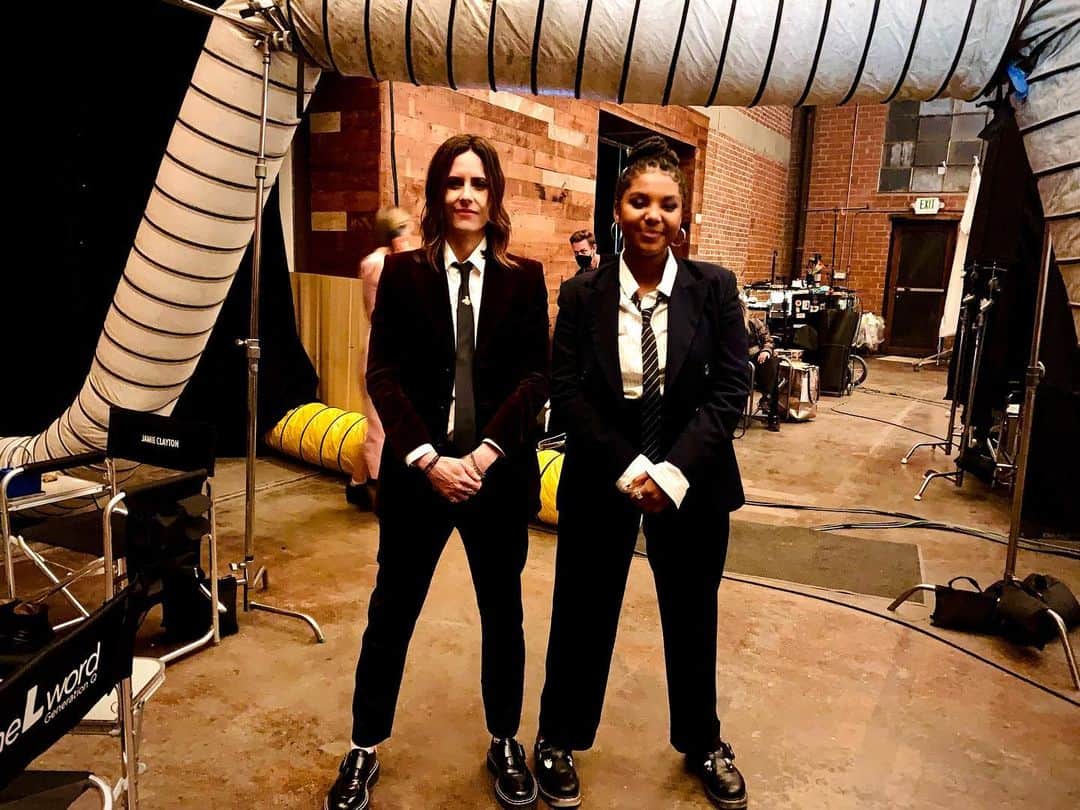 キャサリン・メーニッヒのインスタグラム：「Twins」