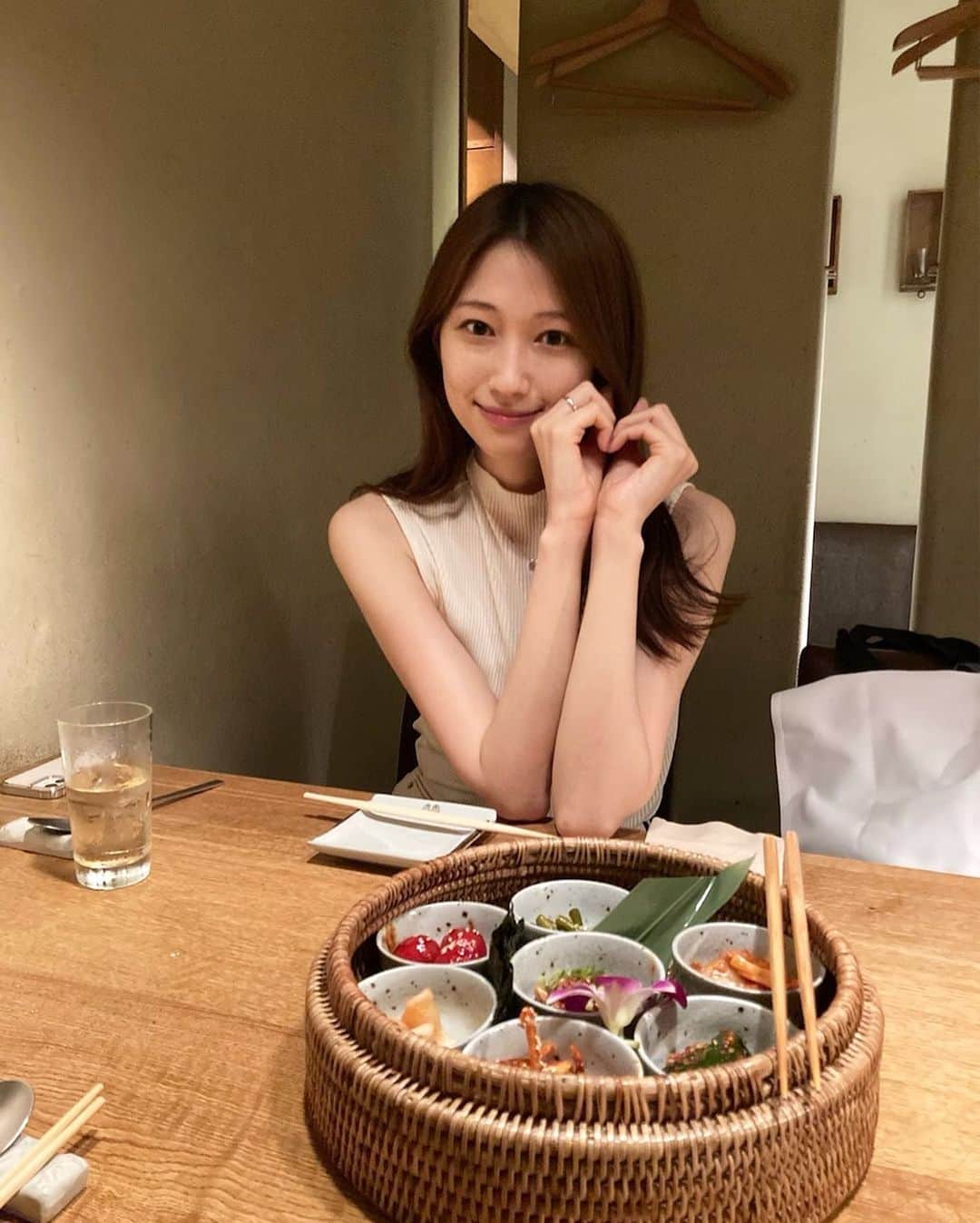 大野いとのインスタグラム：「27歳になりました。 これからもよろしくお願いいたします🤍 #家族にお祝いしてもらいました」