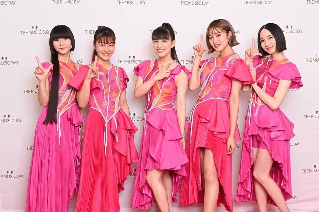 村上佳菜子のインスタグラム：「. The Music Day出させて頂きました！ 私には、本来ご縁が来ることのない ステージなので、私の人生でこの様な 素晴らしい経験を刻めた事は、永遠に 幸せな思い出です！！！  そしてなんと！ perfume様とご一緒できた、ありがたき 幸せ！！！！！ この思い出は、家宝です！！🌼 . . . #themusicday」