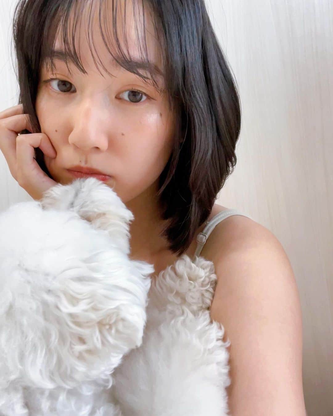 高嶋香帆のインスタグラム：「くんくん、ていっ  nurse salonで日焼け対策に、ピーリングとプラズマシャワーを施術してきました☺️  日差し強すぎますが、夏もきれいな肌を保ちたいぜべいべー  #nursesalon #美容サロン #おすすめサロン #プラズマシャワー #ヒーリング #30代美容 #japanesegirl #followmeplease」