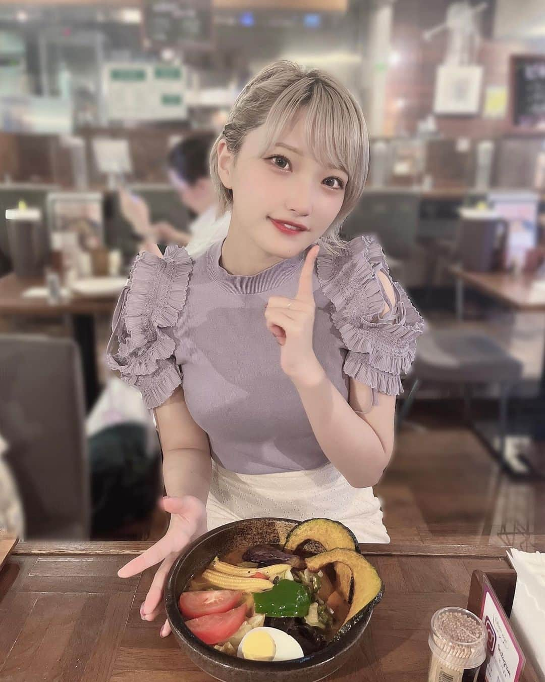 東條ゆりあさんのインスタグラム写真 - (東條ゆりあInstagram)「スープカレー美味しい( 'ч' )♡  今日は久しぶりに下北沢でライブがあったけん 帰りにスープカレー食べたよう 北海道ツアーで食べてからちょっとはまりつつある、お野菜たくさん入ってて美味しい＾＾  普通のカレーよりカロリーも低いらしい 最高ではないか ！  本格的に明日からワンマン練習の日々になります！！！！頑張る！たくさん寝つつ頑張るのが目標！！！！」7月3日 20時54分 - yurichoco___