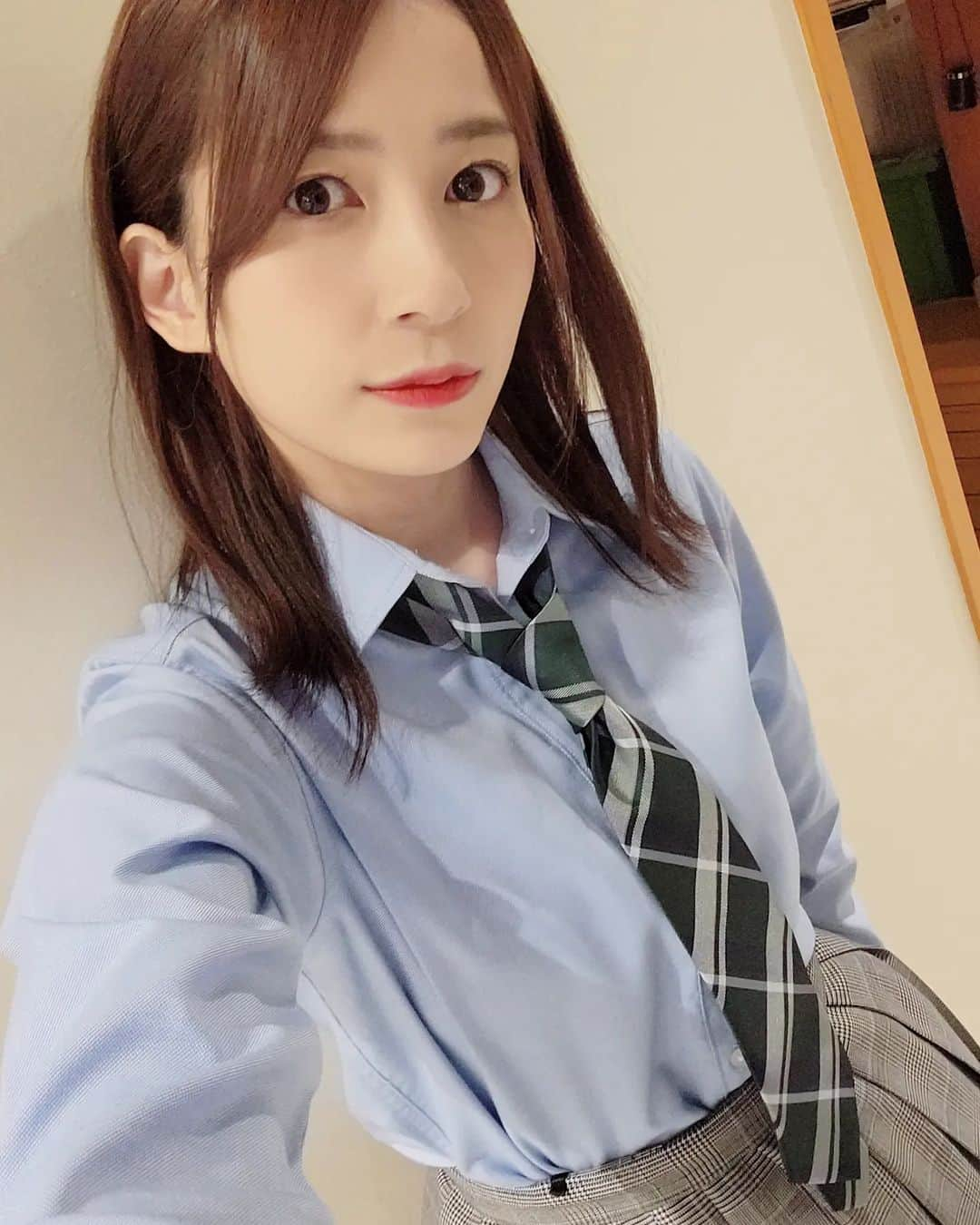 佐々木優佳里さんのインスタグラム写真 - (佐々木優佳里Instagram)「💙  制服どうかな☺  #制服 #衣装 #akb48 #生写真」7月3日 21時15分 - yuka_mocha_roll