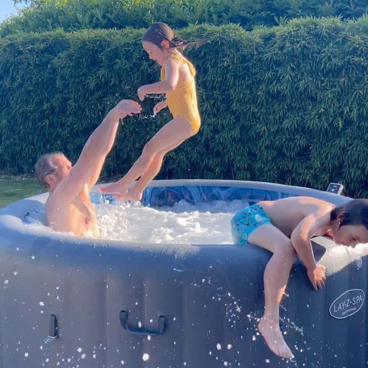 サム・フェアーズのインスタグラム：「Weekend fun with my favourite people. The perfect time of year to set up your lay-z-spa! There’s not a week that goes by that we don’t enjoy our spa I honestly don’t know what we’d do without it especially with the summer holidays coming up, plenty of fun and memories to be made 🥰💦 As promised it’s COMPETITION time 👏If you want to be with a chance of winning this Santorini @layzspauk all you need to do is like this post and comment why you should win! Good luck! #ad」