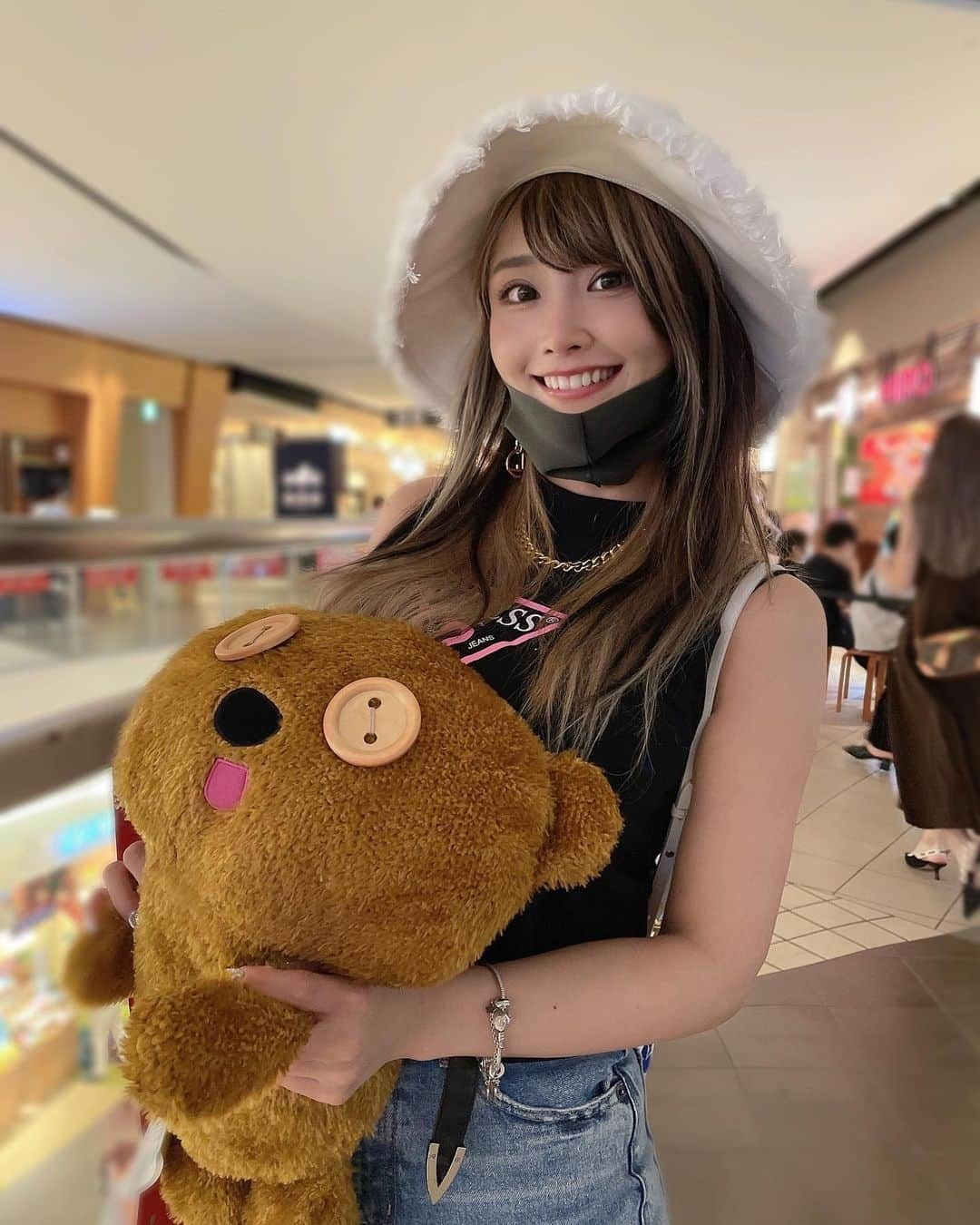 赤羽ももさんのインスタグラム写真 - (赤羽ももInstagram)「ミニオンのクマげっとした👾   #私服  #ufoキャッチャー  #ミニオン  #ラウワン  #ぬいぐるみ」7月3日 23時33分 - momoakabane