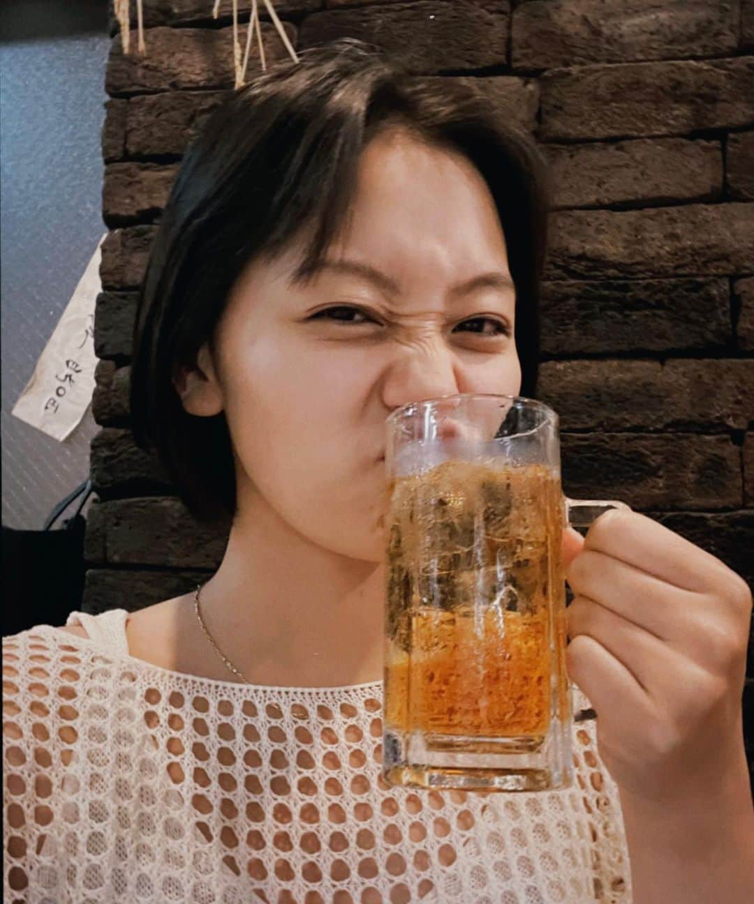 工藤綾乃のインスタグラム：「明日から1週間頑張りましょ😆🍺」