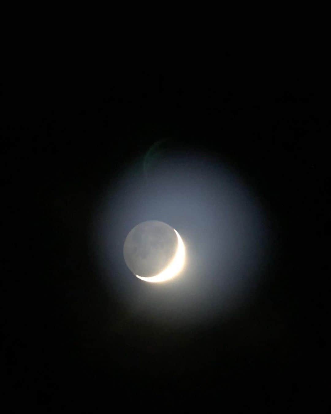 風間ゆみえのインスタグラム：「美しい三日月の夜は、夏の大三角形と春の大三角形が向かい合う、珍しく希少な星の巡りの夜でもありました。  @sendairoyalparkhotel  @salon_y.official  #ラベンダーのアイピロー #Thankyou ユキシタン♡」
