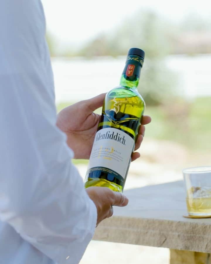 Glenfiddich USのインスタグラム：「Distinctively fresh and fruity with a hint of pear, pour a dram of our 12 year for the long weekend festivities. #Glenfiddich #Glenfiddich12」