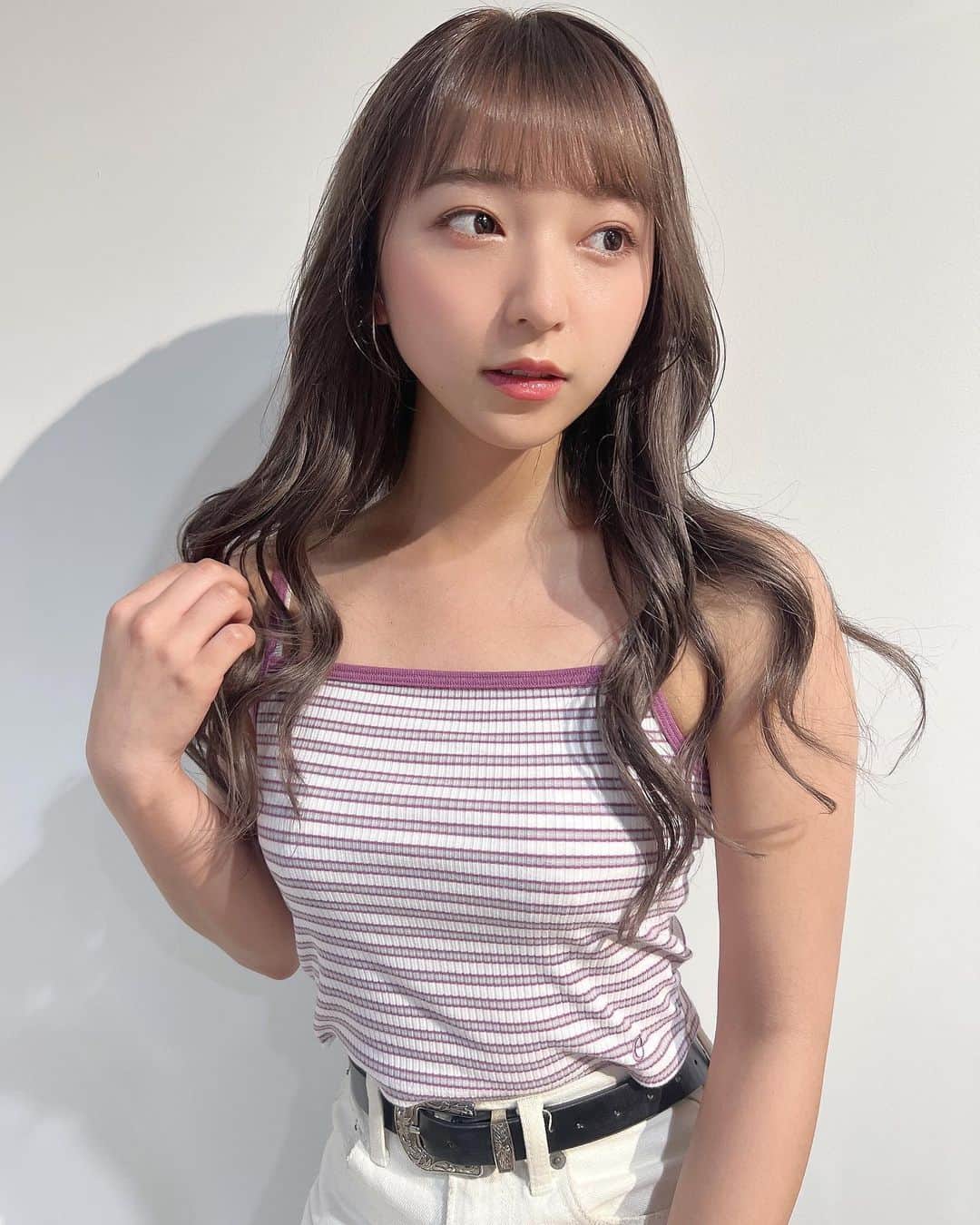 のインスタグラム：「ヘアトリートメントしてもらったよ🥹 . . エクステつけてるからパサパサしちゃうんだけど生き返った☺︎🍊 ありがとうございました🫰🏻 . . @keito25_7   #美容室 #綱島 #綱島西口 #駅近美容室 #ショートカット #ボブ #綱島美容室　#綱島駅　#横浜美容室　#大倉山美容室 #日吉美容室 #自由が丘美容室 #武蔵小杉美容室 #元住吉美容室 #東横線美容室 #東横線美容室求人 #Aujua #髪質改善トリートメント #hair #haircolor #belfie #woomypr #selfie #japanesegirl」
