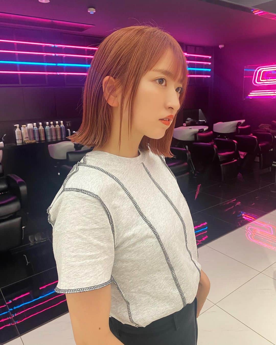 にこのインスタグラム：「伸ばそうかと思ってたけど 無理だったってわけ  🧡💗🧡」