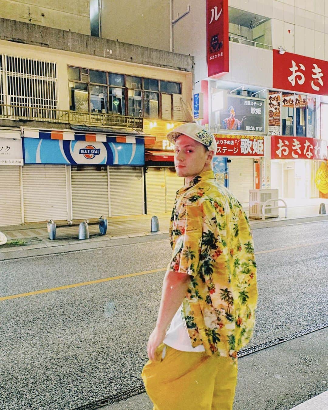 ヤンさんのインスタグラム写真 - (ヤンInstagram)「沖縄大好き❤ またすぐ行きたい🙂  #服がさんぴん茶」7月4日 22時05分 - yan_chov