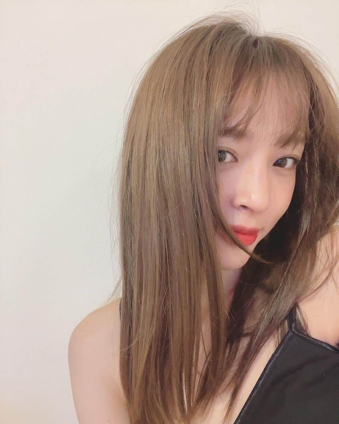 神部美咲のインスタグラム：「夏👒🫠  #ハイトーンカラー」