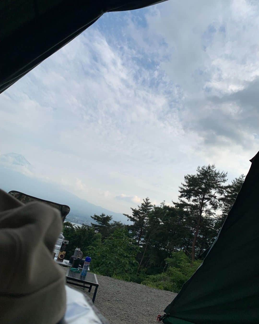 西澤裕介さんのインスタグラム写真 - (西澤裕介Instagram)「岸です。ちょっと前に行ったユースケのキャンプ。 #河口湖 #夜大雨 #朝ベーコンエッグマフィン #またいこ #ダイアンユースケ #岸大介 #太秦の空き時間 #何してますのん」7月4日 18時44分 - uzumasano.akijikan