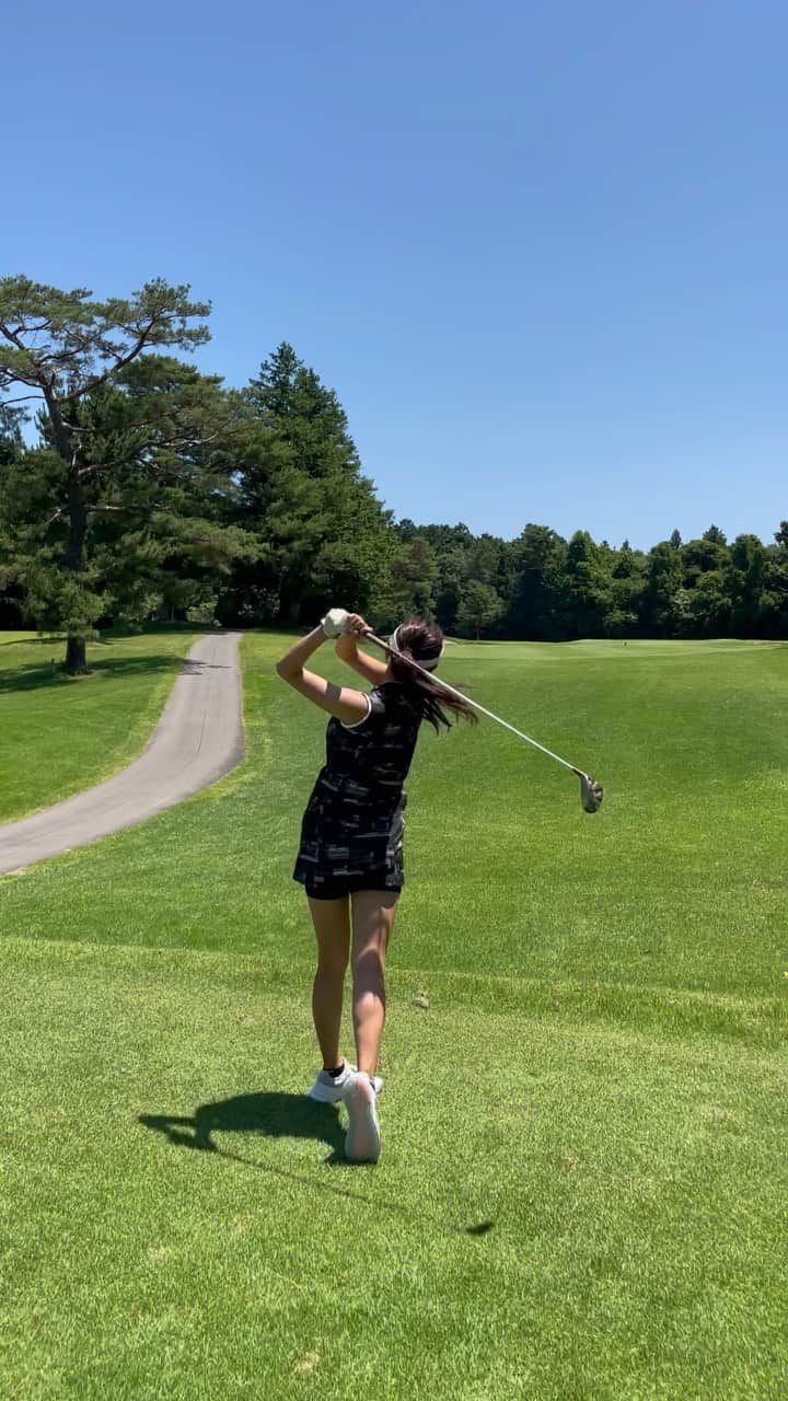 わちみなみのインスタグラム：「なつみさんとラウンド楽しかった⛳️ @natsumi.aoi  この前久々に98で、100切れました🤔 5番ウッドと、4U、6U、8番が仲間入りしたので絶賛練習中⛳️  #골프웨어 #골프 #벙커 #골프스윙 #골프레슨 #골프패션  #골프사랑 #ゴルフ　#ゴルフ女子コーデ　 #高尔夫」
