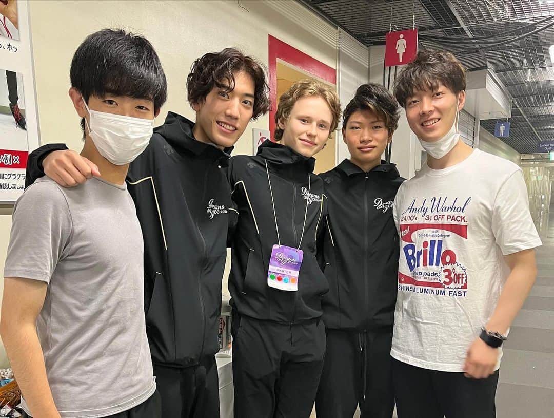 市橋翔哉さんのインスタグラム写真 - (市橋翔哉Instagram)「Dreams On Ice 2022 ・ ・ ・ 素敵なアイスショーに参加できてとても嬉しかったです！  4公演の中で成長できた部分や課題が見つかったのでこれからもっと良くなるよう頑張っていきます！  あ、最終公演での転倒は無かったことにしてください！  スケーターの皆さん、見に来てくださった観客の皆様、お疲れ様でした！   #みゆしょー #キャメル怖い #doi」7月4日 21時16分 - shoya1105